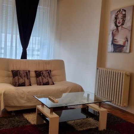 Slavija Square Apartments Belgrado Buitenkant foto
