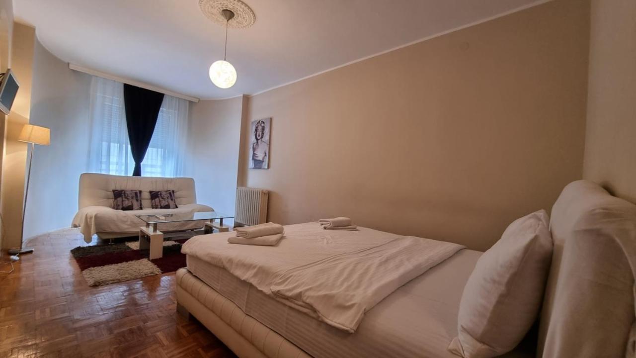Slavija Square Apartments Belgrado Buitenkant foto