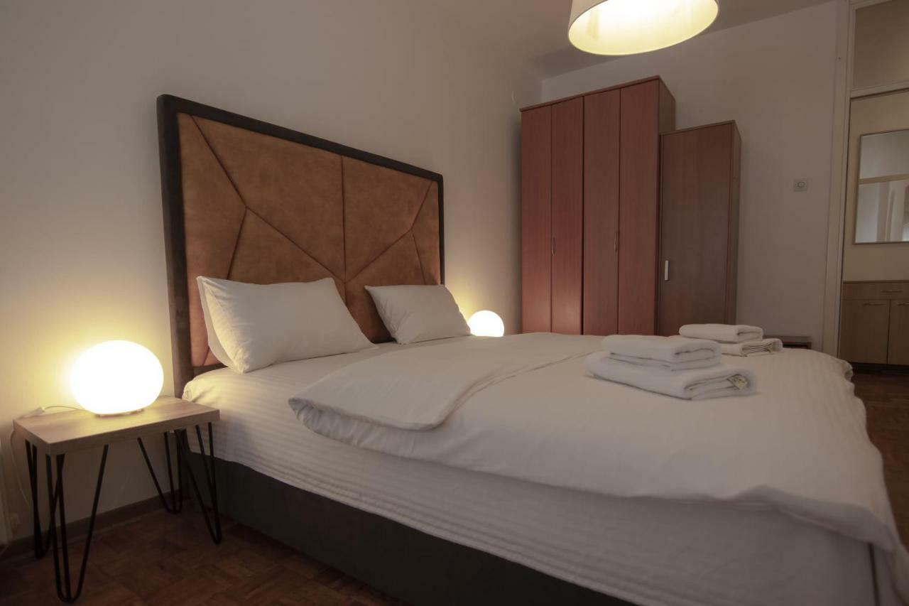 Slavija Square Apartments Belgrado Buitenkant foto