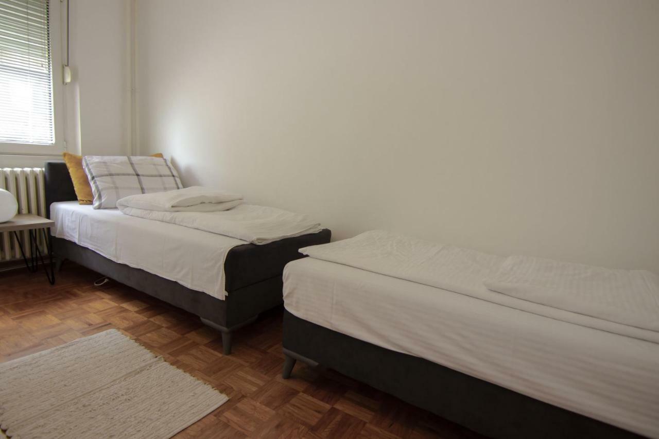 Slavija Square Apartments Belgrado Buitenkant foto
